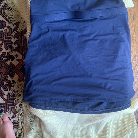 Women’s Medium Navy Athleta Halter Swim top - Picture 2 of 9